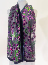 Load image into Gallery viewer, Velvet Scarf with Roses Pattern in Black and Red.
