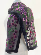 Load image into Gallery viewer, Velvet Scarf with Roses Pattern in Black and Red.