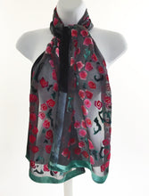 Load image into Gallery viewer, Velvet Scarf with Roses Pattern in Black and Red.