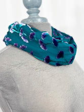 Load image into Gallery viewer, Gingko Leaves Circle Scarf in Turquoise