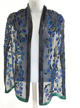 Load image into Gallery viewer, Velvet Scarf with Roses Pattern in Black and Purple.