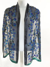Load image into Gallery viewer, Velvet Scarf with Roses Pattern in Black and Purple.
