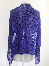 Load image into Gallery viewer, Roses Poncho/Scarf in Purple
