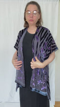 Load and play video in Gallery viewer, Kimono Jacket in Black with Dragonflies