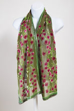 Load image into Gallery viewer, Green and Fuchsia Roses