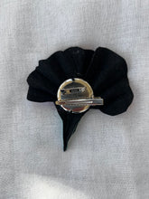 Load image into Gallery viewer, Purple Profile Flower Pin