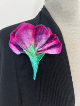 Load image into Gallery viewer, Fuchsia Profile Flower Pin