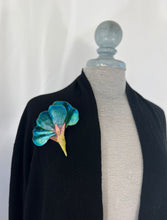 Load image into Gallery viewer, Turquoise Profile Flower Pin