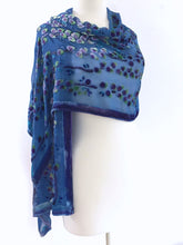 Load image into Gallery viewer, Velvet Scarf/Shawl in Periwinkle
