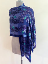 Load image into Gallery viewer, Hummingbirds Scarf/Shawl in Purple
