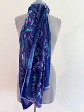 Load image into Gallery viewer, Hummingbirds Scarf/Shawl in Purple
