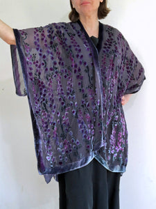 Willows Pattern Kimono Jacket in Black with Berry Accents