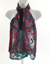 Load image into Gallery viewer, Velvet Scarf with Roses Pattern in Black and Red.

