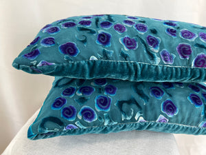 Violet Roses on a Blue Gray Background 12"x20" Pillow