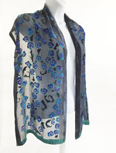 Load image into Gallery viewer, Velvet Scarf with Roses Pattern in Black and Purple.
