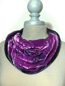 Dragonflies Cowl in Berry-Sherit Levin