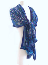 Load image into Gallery viewer, Velvet Scarf/Shawl in Periwinkle
